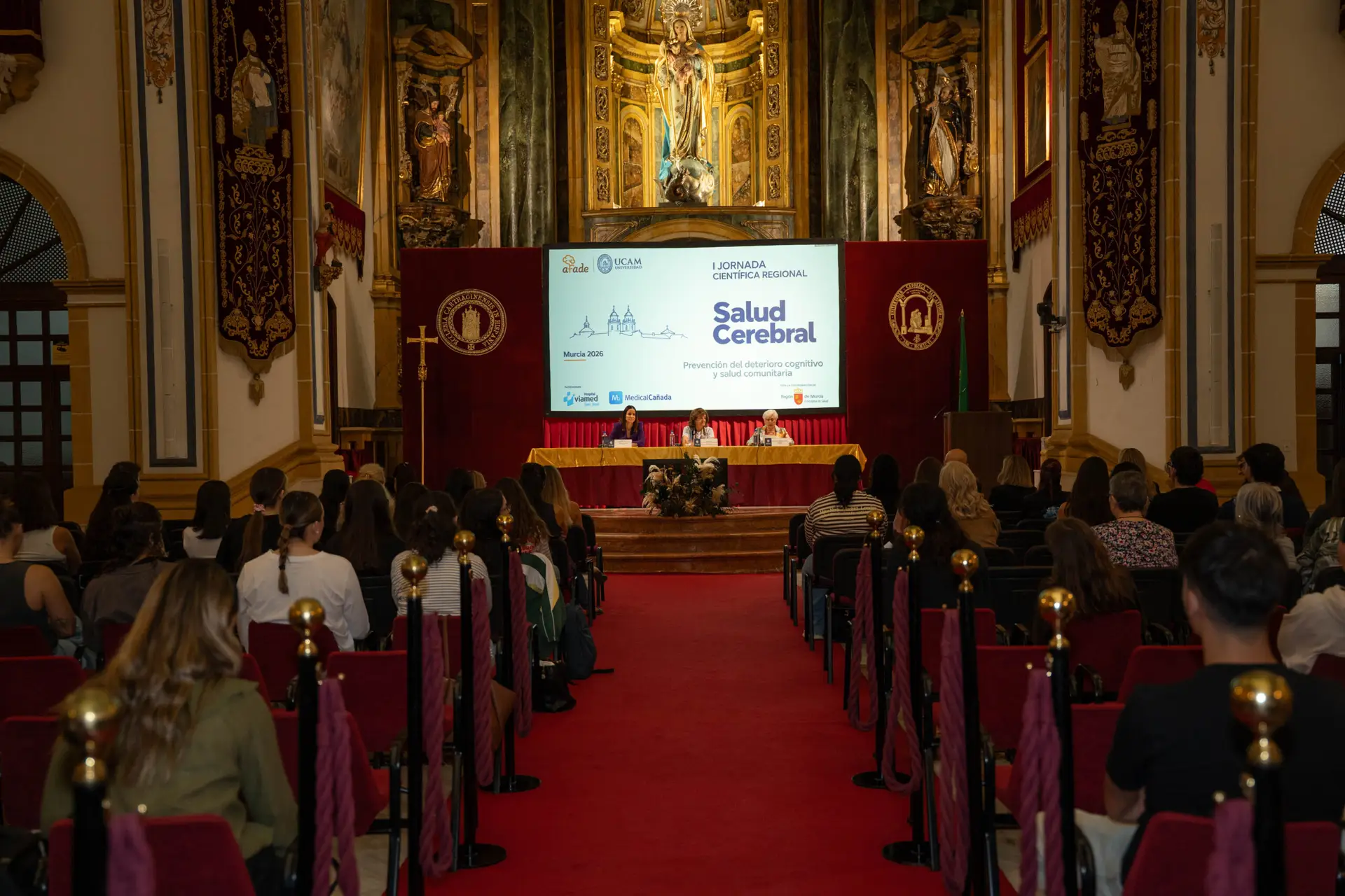 AFADE y la UCAM reúnen a ciudadanía, profesionales y comunidad universitaria en la I Jornada Científica Regional en Salud Cerebral